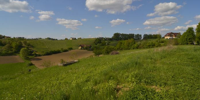 Freistehende Landwirtschaft mit Vierkanthof und ausgebautem Kellerstöckl in einzigartiger Panoramalage!