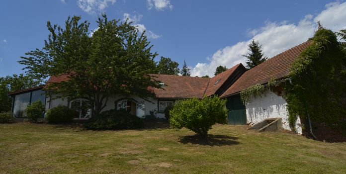 Freistehende Landwirtschaft mit ca. 2 Hektar in einzigartiger Panoramalage!