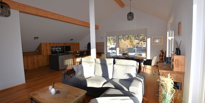 Hochwertig ausgestattete Dachterrassenwohnung mit Sichtdachstuhl!