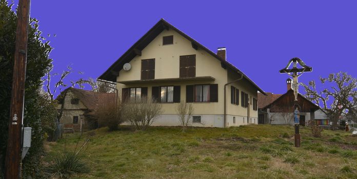 Älteres Haus mit großem Grundstück in Zentrumsnähe!