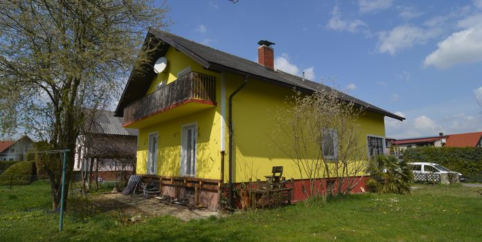Ein großzügiges Haus mit zwei Wohneinheiten!