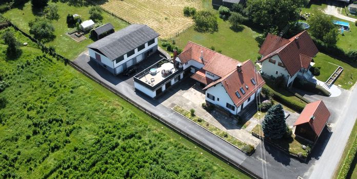 Traumhaftes Mehrfamilienhaus im steirischen Thermen- & Vulkanland – vielseitig nutzbar mit großem Grundstück